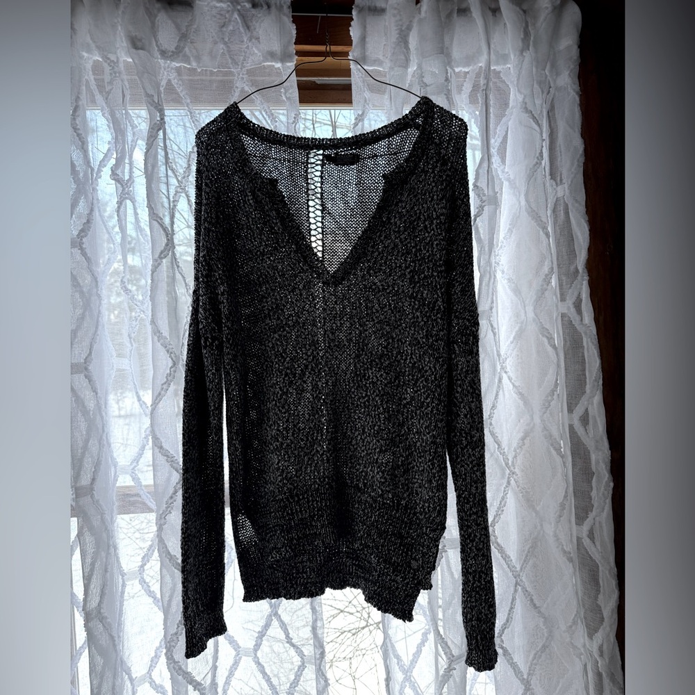 NWOT’s Volcom sweater size large